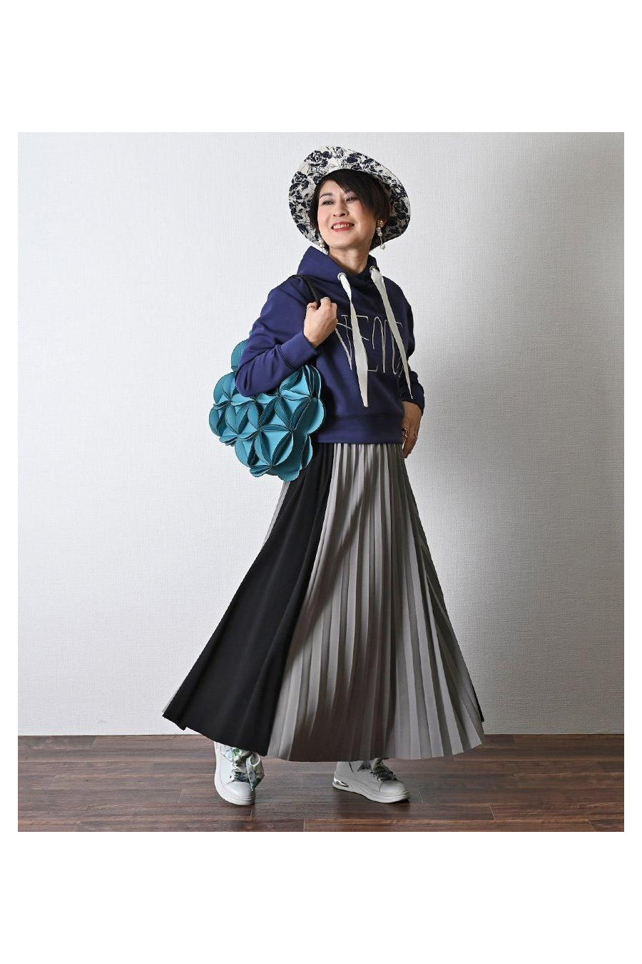 細見えと脚長効果!バイカラープリーツ 切り替えスカート