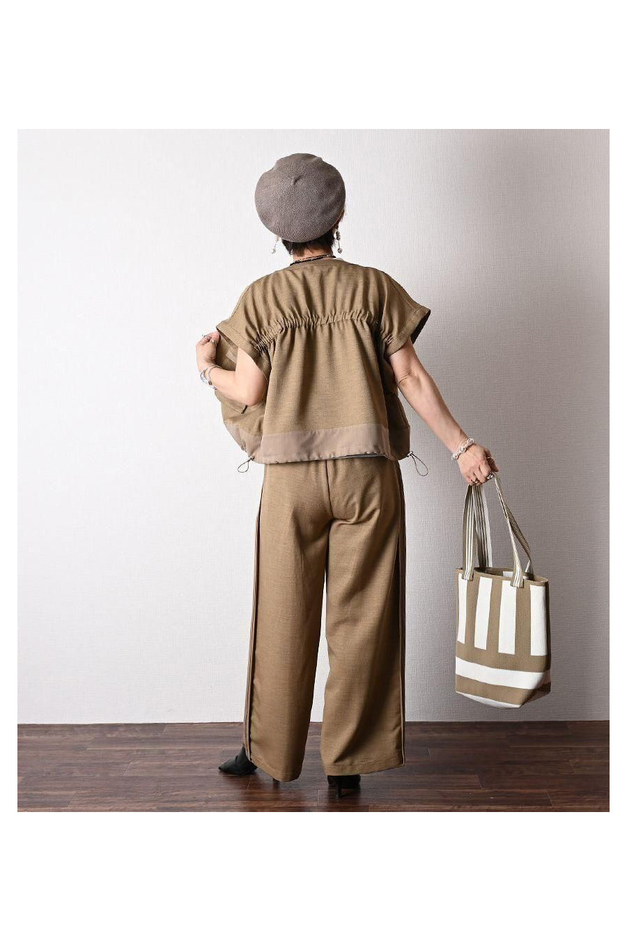 キャップスリーブベストジャケット+セミワイドパンツ2点セット<クーポンでメンバーPriceからMAX10%OFF>