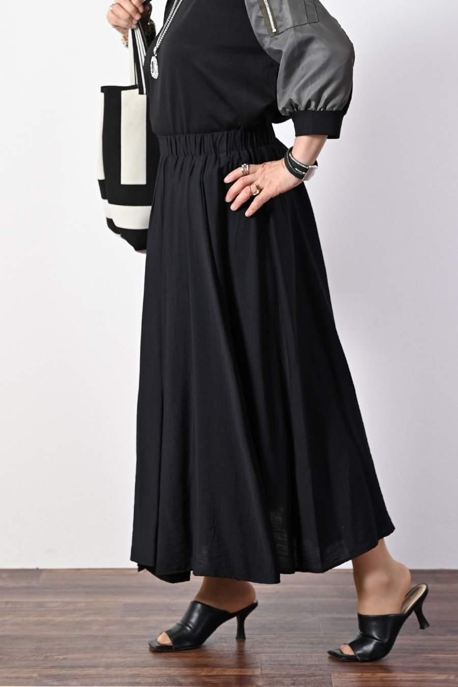 スクエア型チュール切り替えプルオーバー+微光沢8枚接ぎフレアスカート