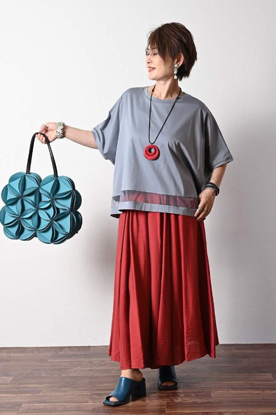 スクエア型チュール切り替えプルオーバー+微光沢8枚接ぎフレアスカート