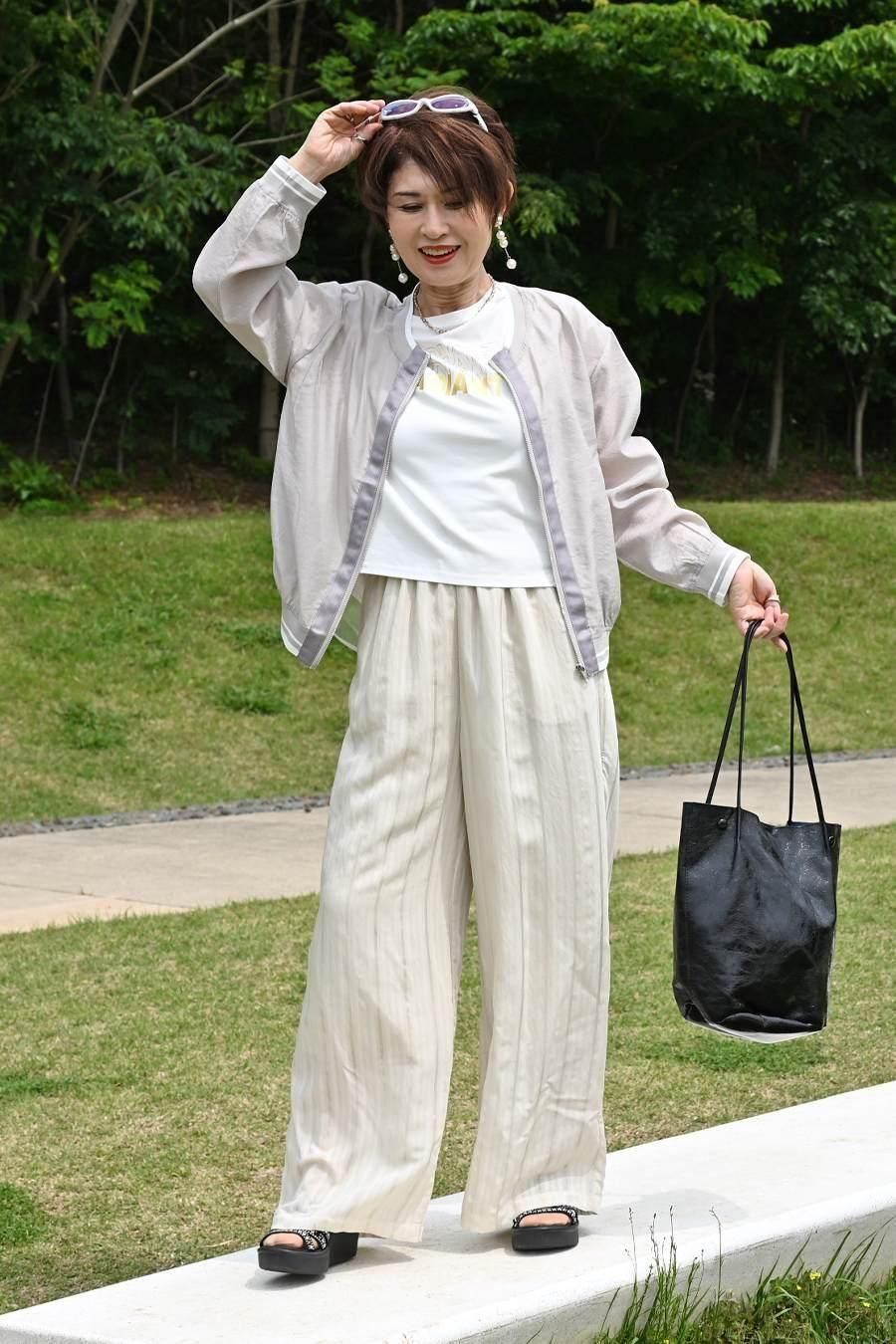 箔プリント&チュール切り替えカットソー+シャドーストライプワイドパンツ2点セットコーデ