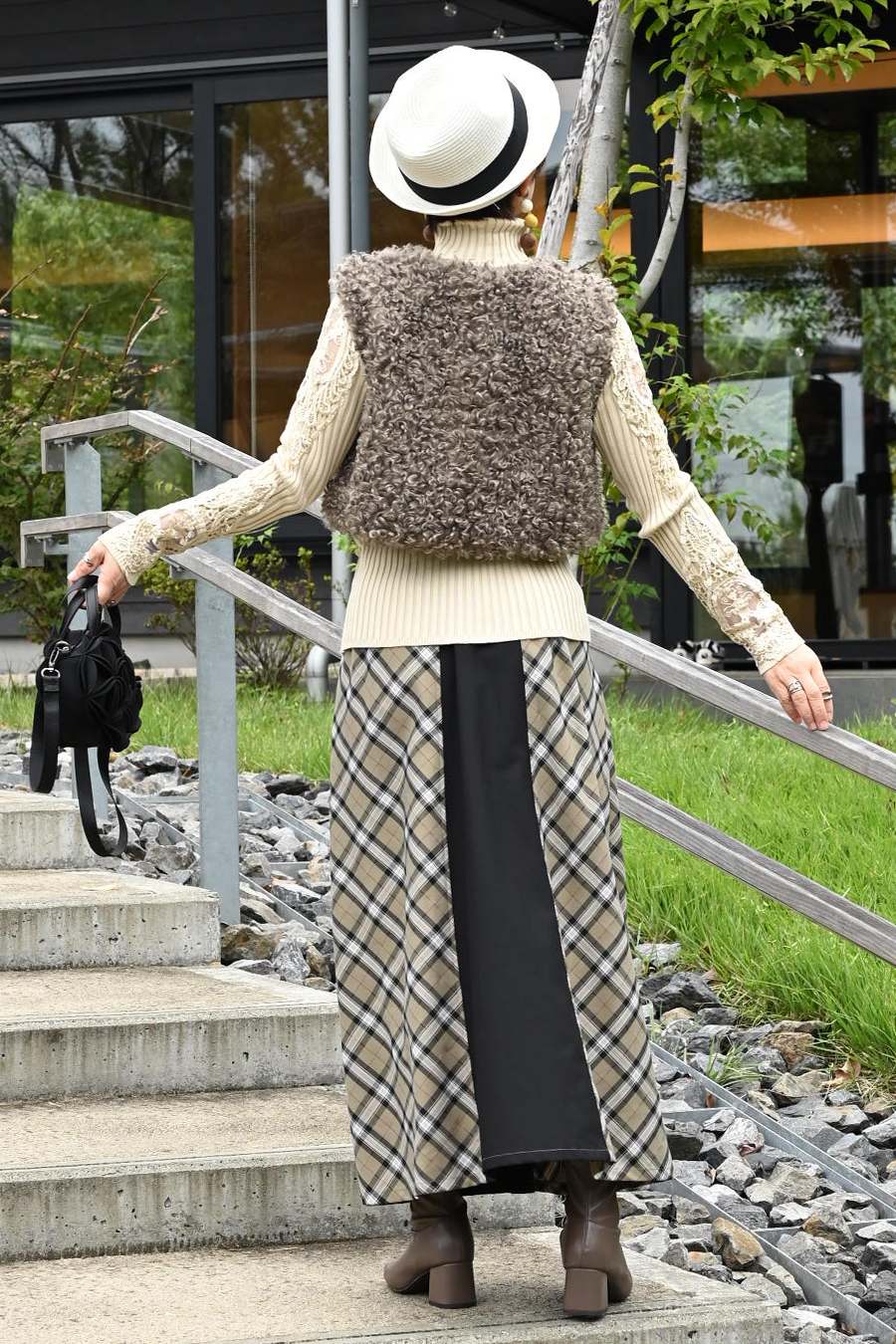 【Special Offer 45%OFF】美ゴージャスレースリブニットソー+プードルファーショートベスト2点セットコーデ