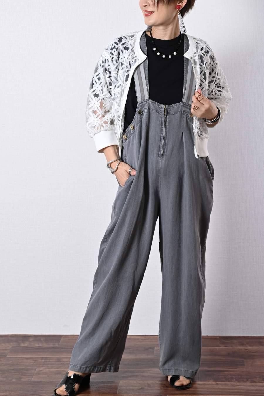 オーガンジーラメ糸刺繍カットソー+ワイドサロペット2点セットコーデ