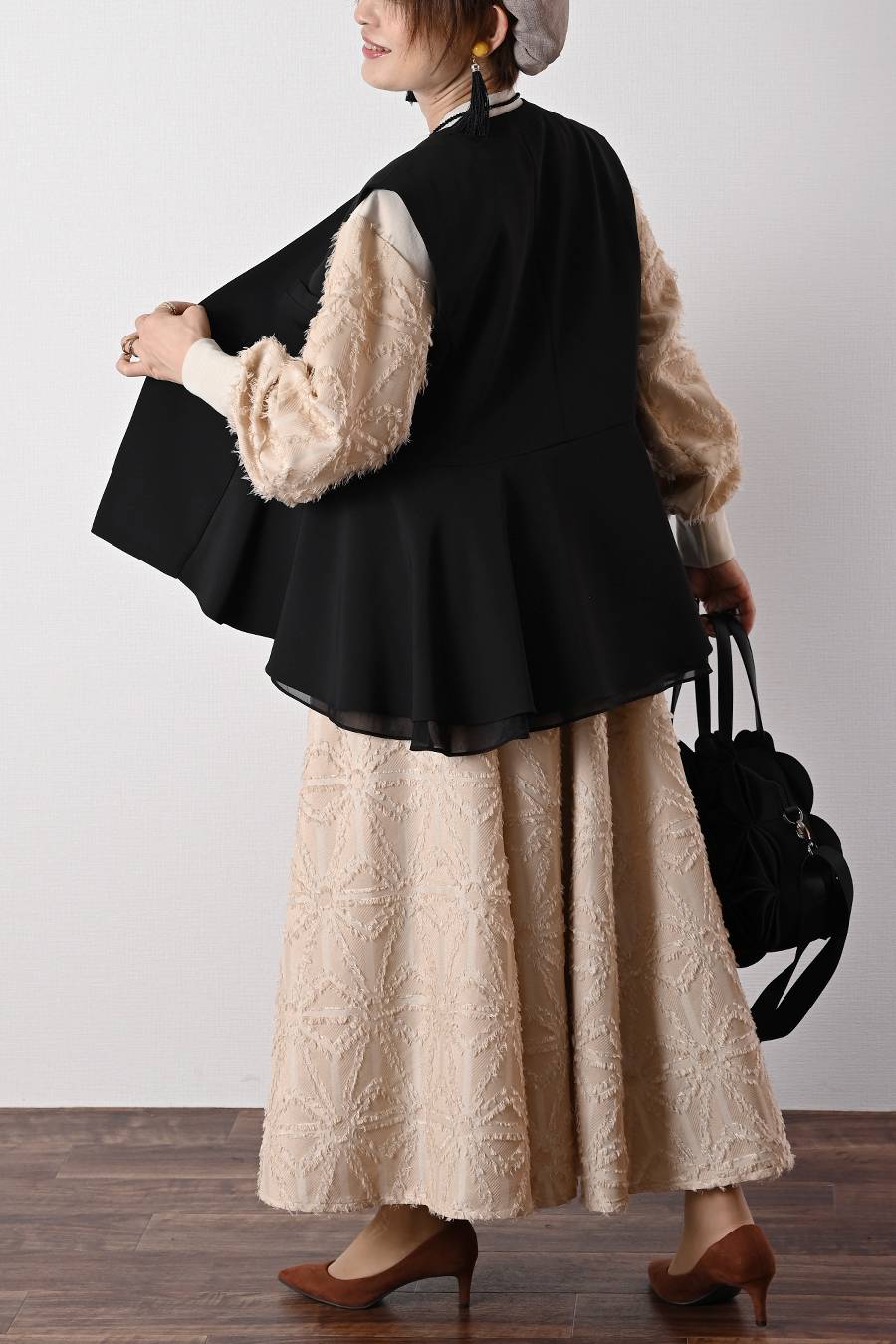 シャープ&フェミニン 一つボタンベスト