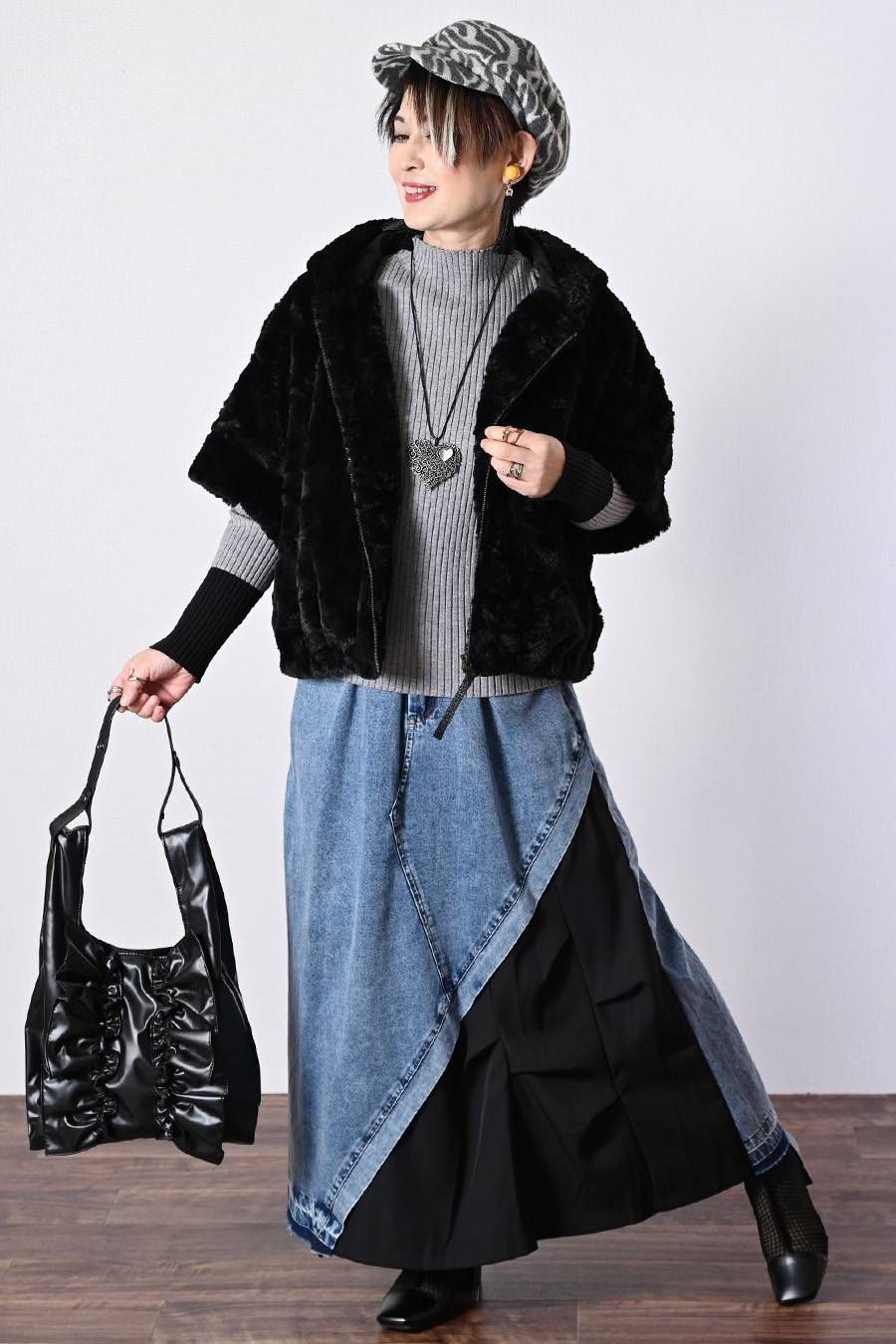 アラベスクパターン ハート型ネックレス