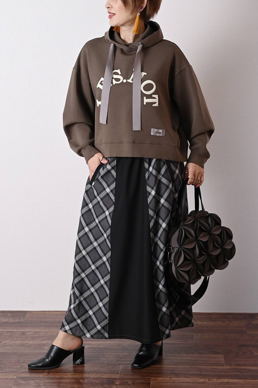 広がりすぎない美ライン!バイヤスチェック×無地 フレアスカート