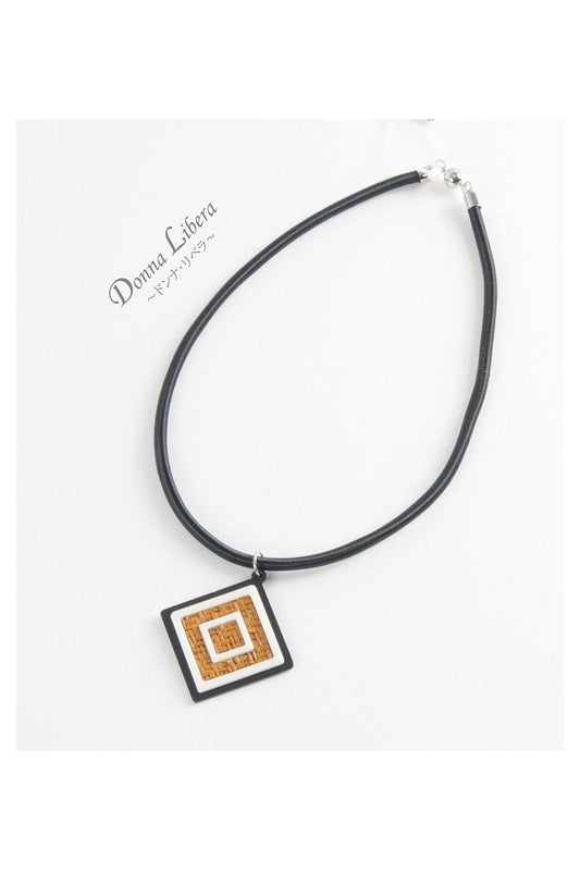 マグネット留め 軽量ラタン細工風ペンダント