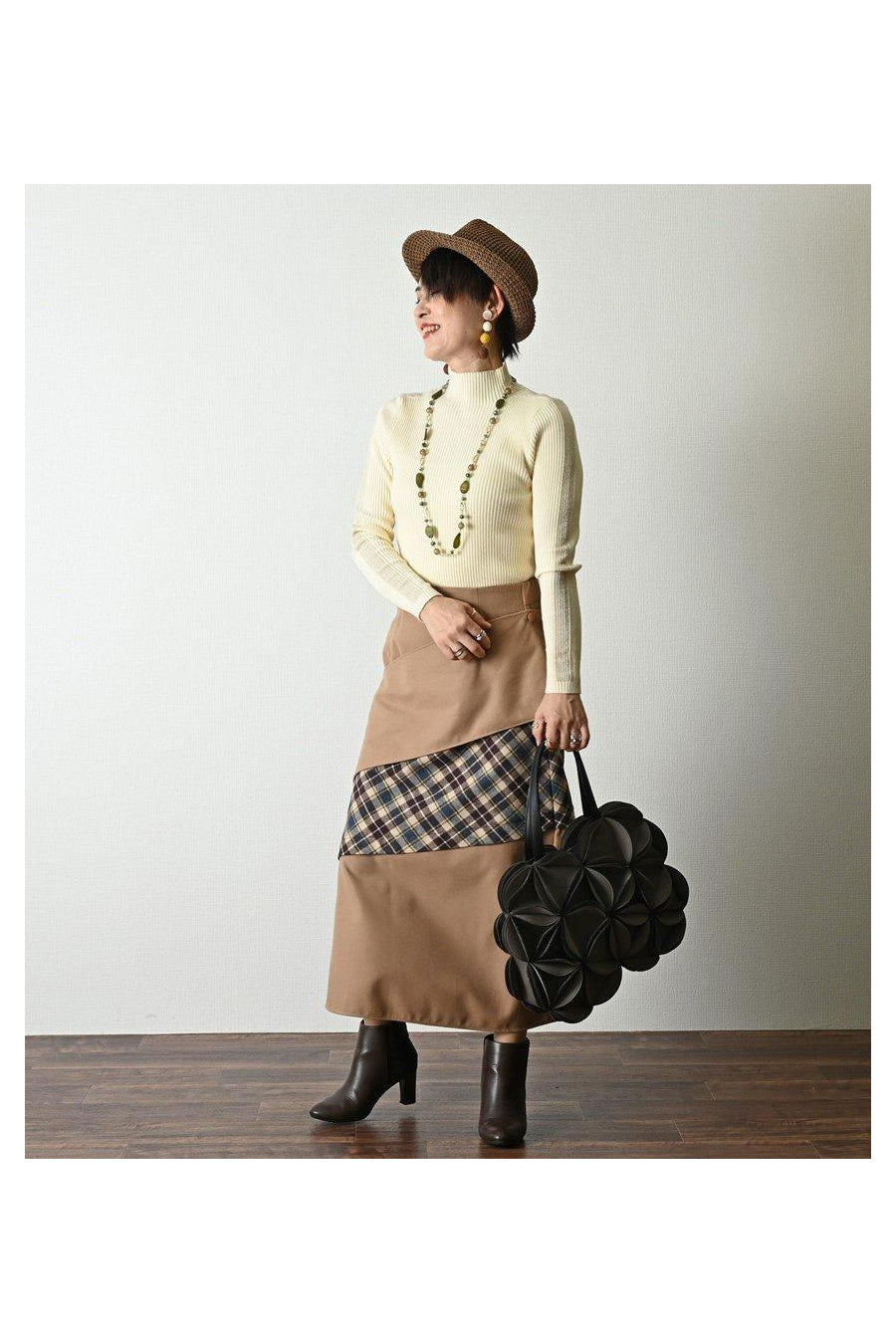 樹脂 アシンメトリー マットゴールドロングネックレス