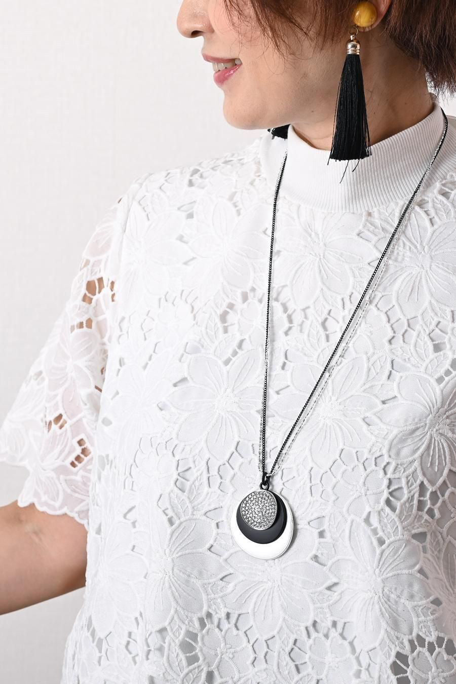 キラキラ ラインストーン＆艶消しメタルペンダント