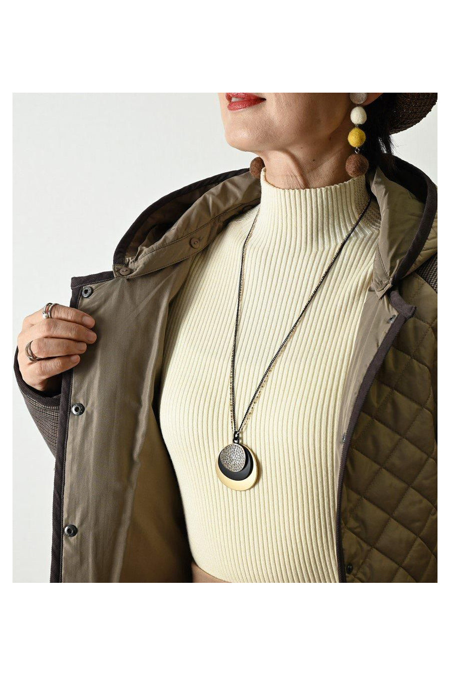 キラキラ ラインストーン＆艶消しメタルペンダント