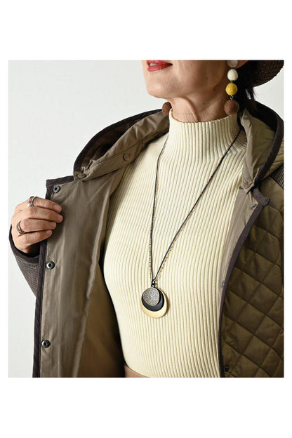 キラキラ ラインストーン＆艶消しメタルペンダント