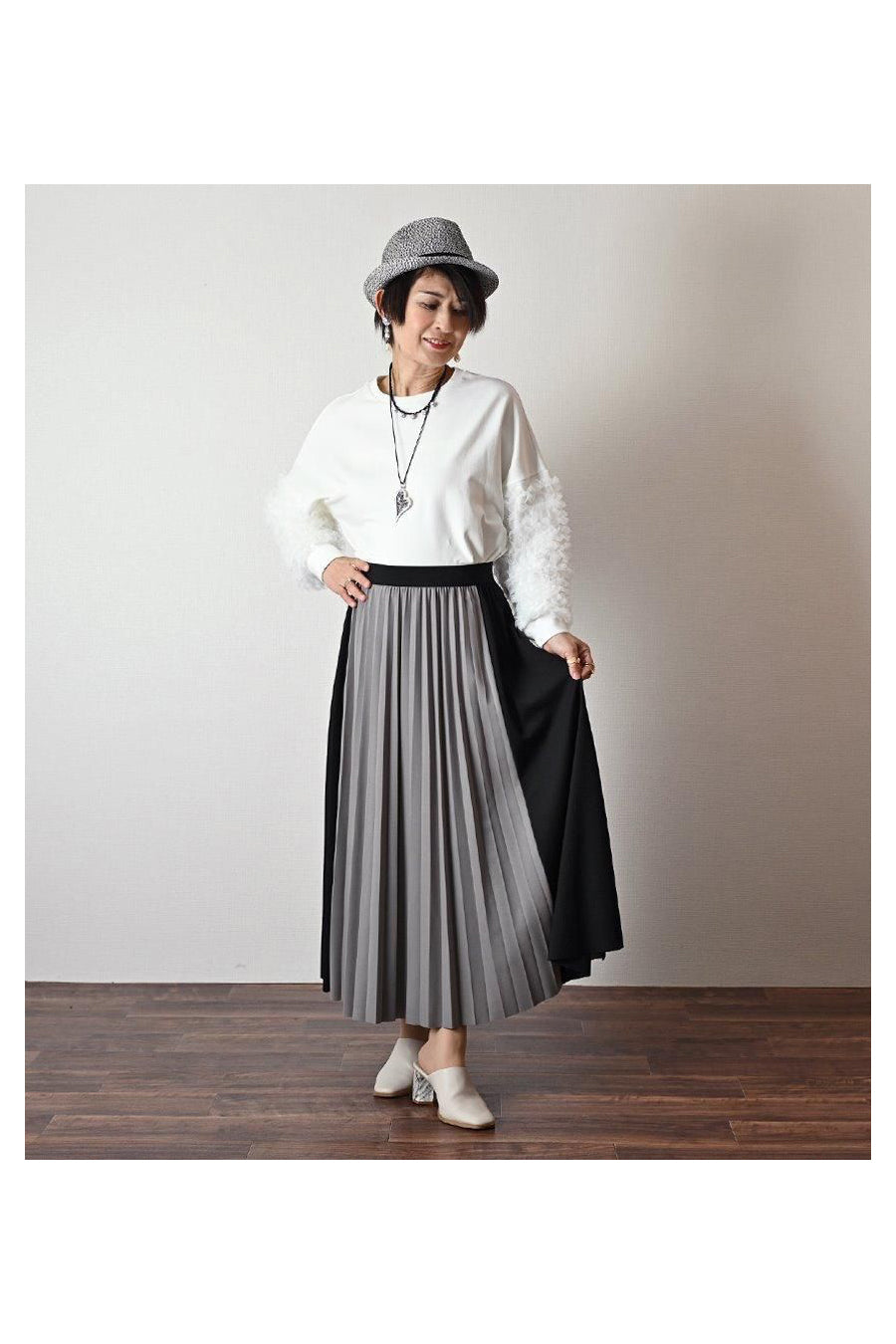 細見えと脚長効果！バイカラープリーツ 切り替えスカート