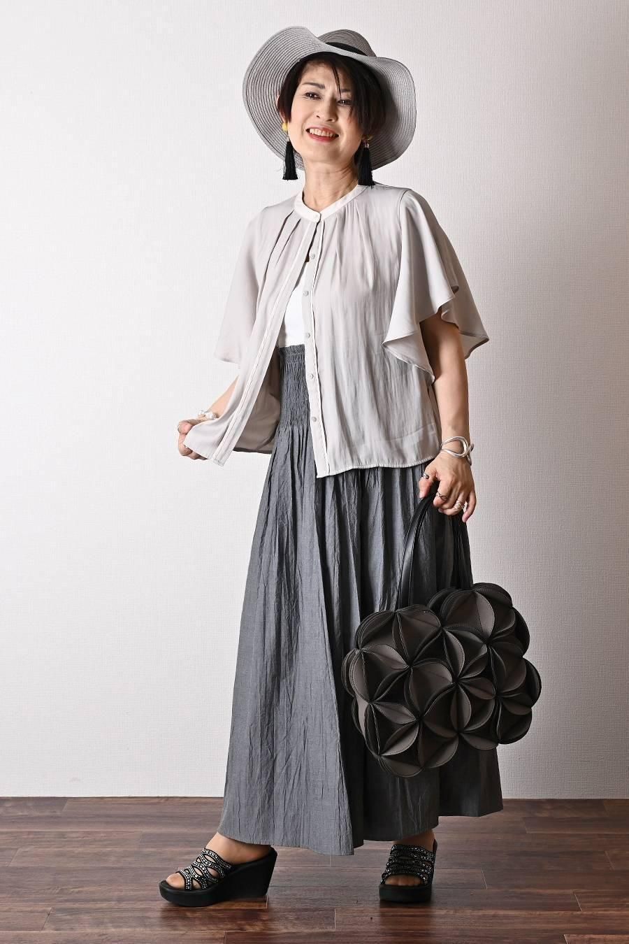 希少綾織微光沢フリル袖ブラウス+マキシ丈 リバーシブルハイウエストスカート2点セットコーデ