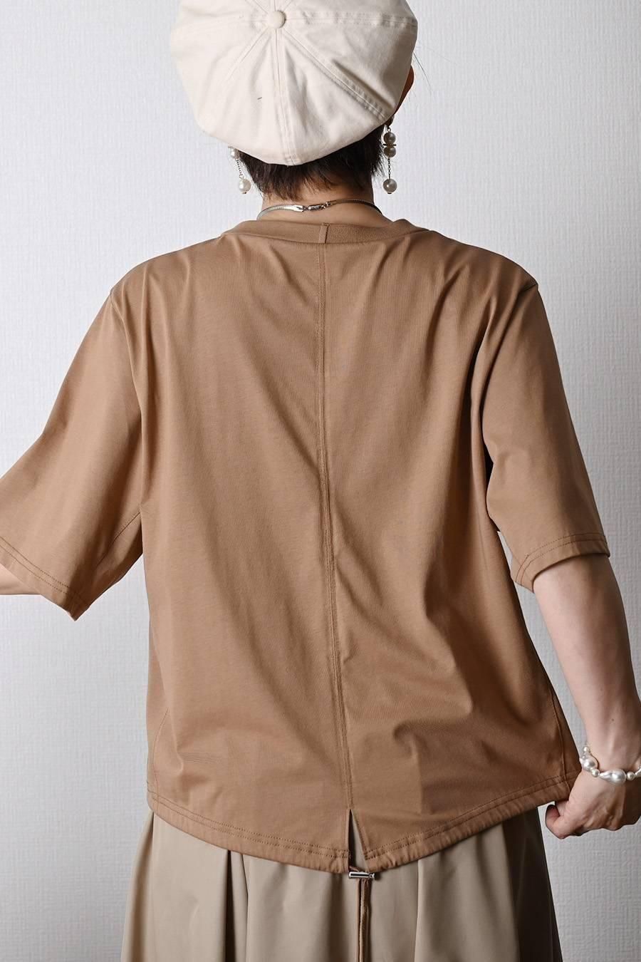 フロッキープリント＆パール 格上カットソー＋トリコロールフレアスカート2点セットコーデ