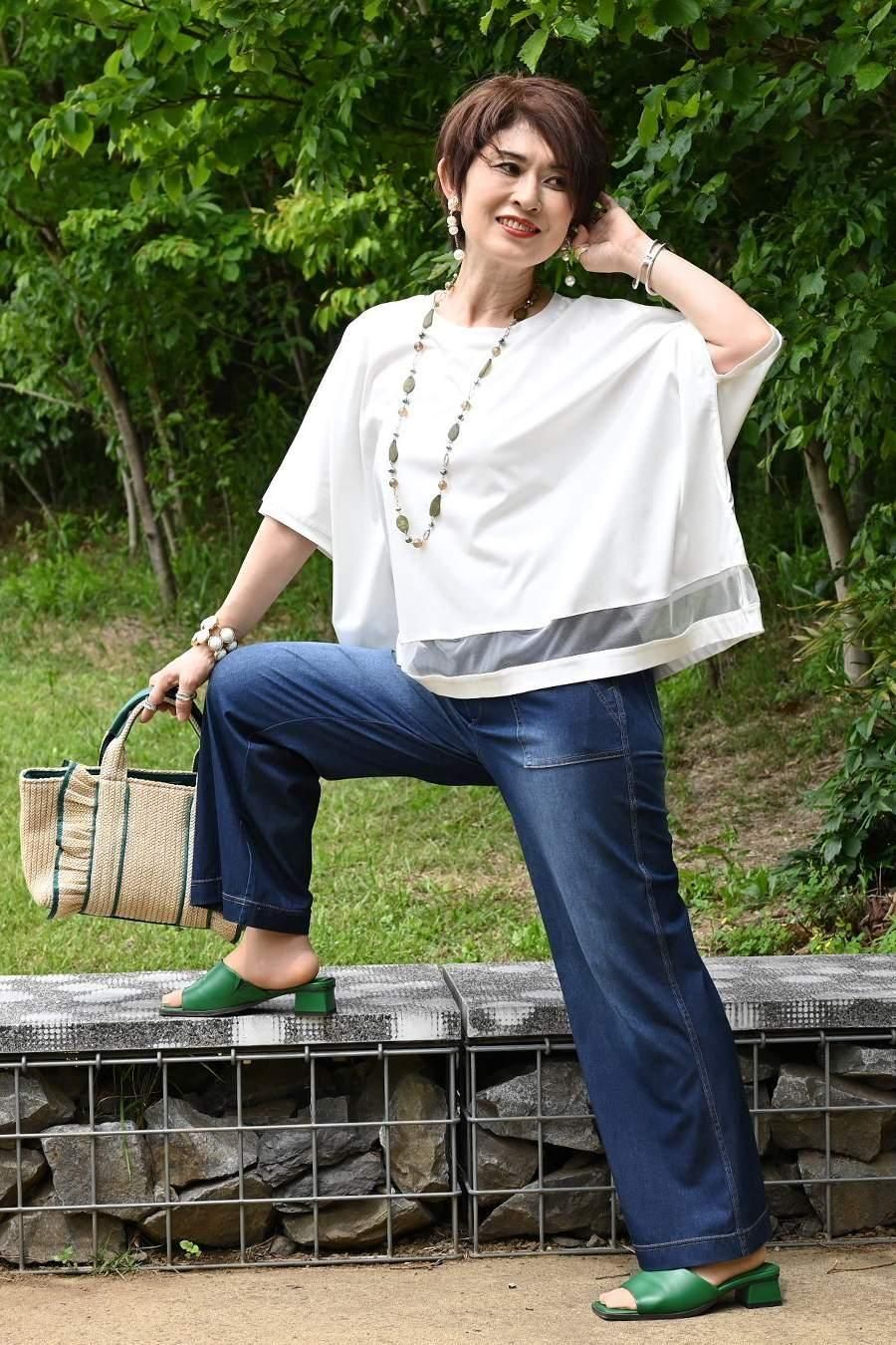 スクエア型チュール切り替えプルオーバー+微光沢8枚接ぎフレアスカート