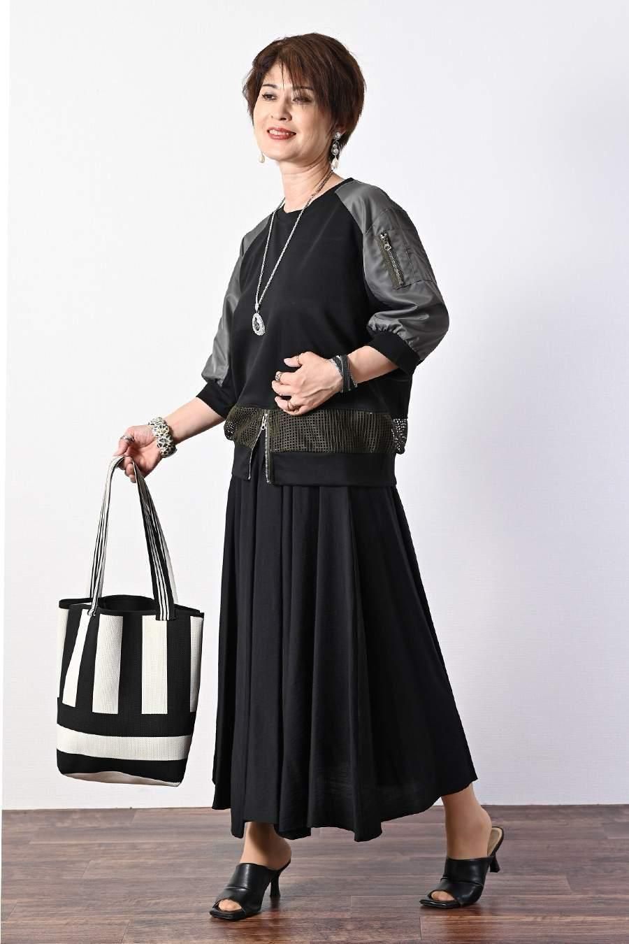 スクエア型チュール切り替えプルオーバー+微光沢8枚接ぎフレアスカート