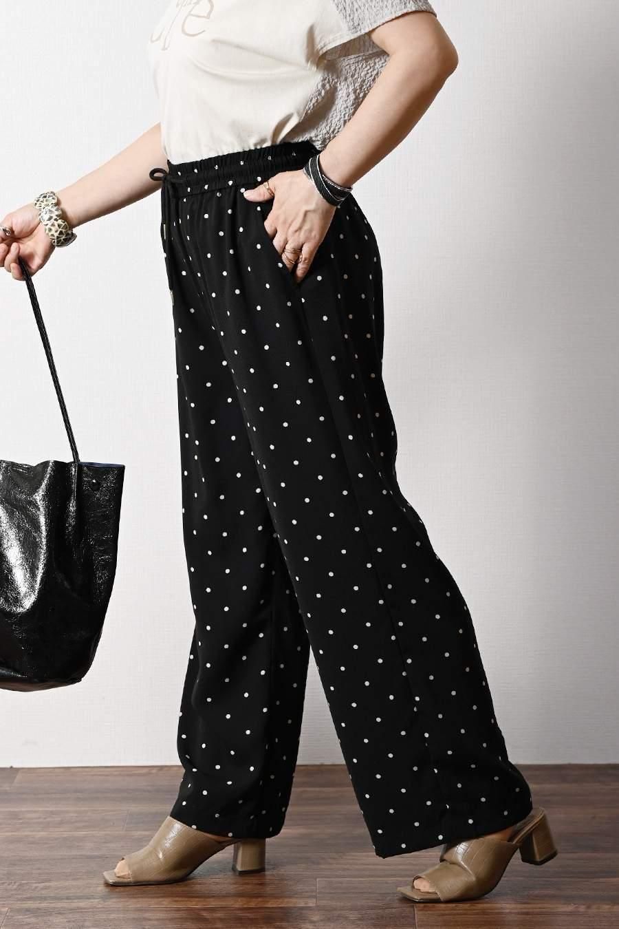 異素材切り替え ロゴ入りカットソー+水玉プリントワイドパンツ2点セットコーデ