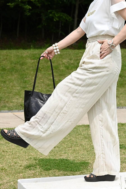 脚長高身長さん向け！驚きの軽さ！シャドーストライプワイドパンツ