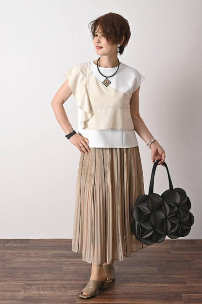 フリル切り替えアシンメトリーブラウス+シャンブレースーパーストレッチワイドパンツ2点セットコーデ