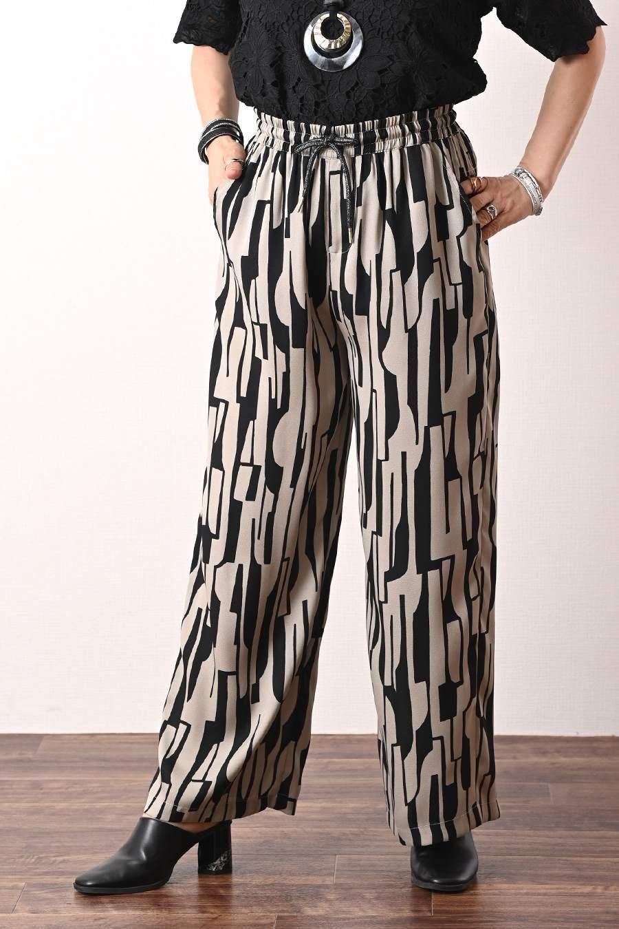 レース ブラウス＋サテン風ワイドパンツ2点セット　＜クーポンでメンバーPriceからMAX10%OFF＞