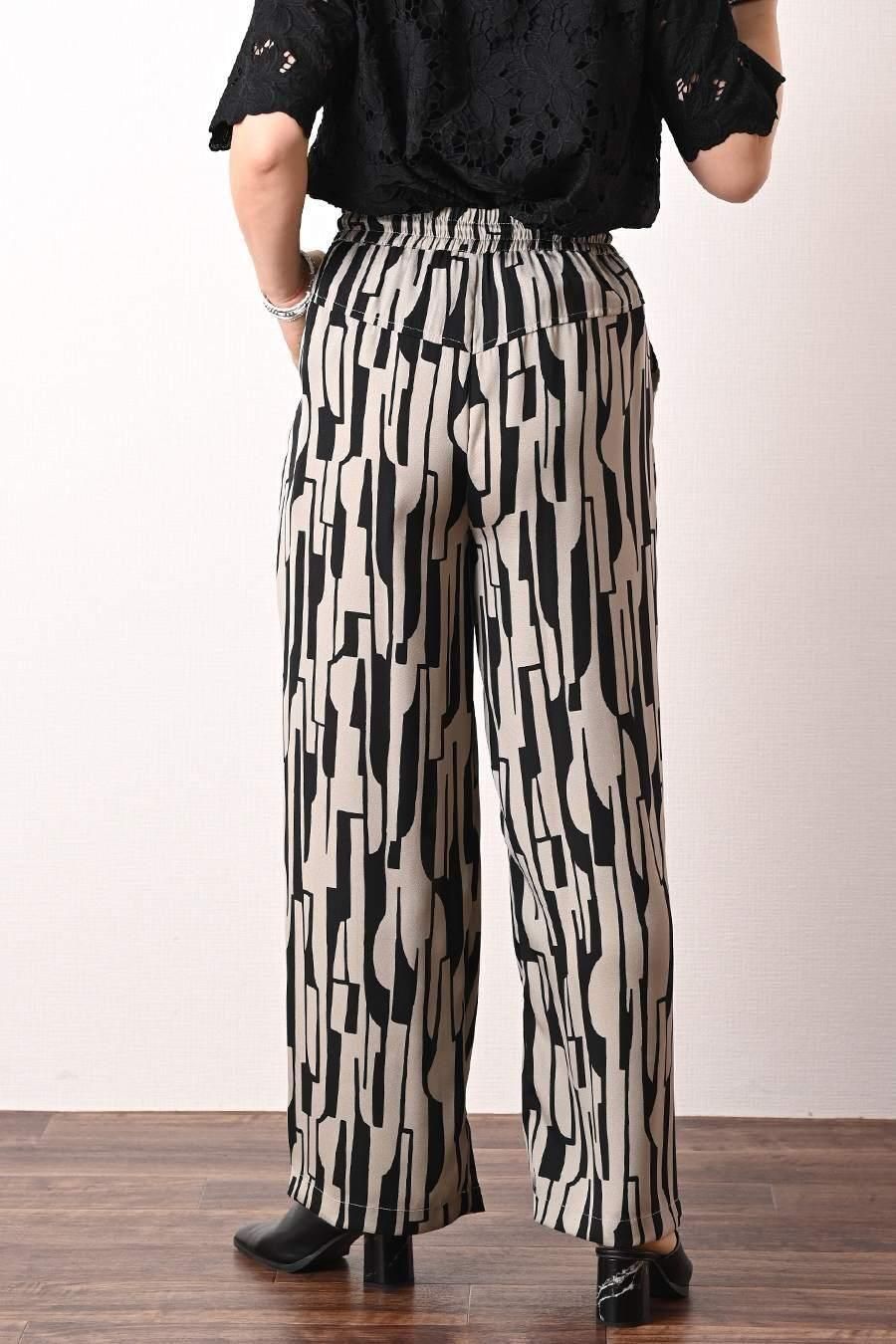 レース ブラウス＋サテン風ワイドパンツ2点セット　＜クーポンでメンバーPriceからMAX10%OFF＞