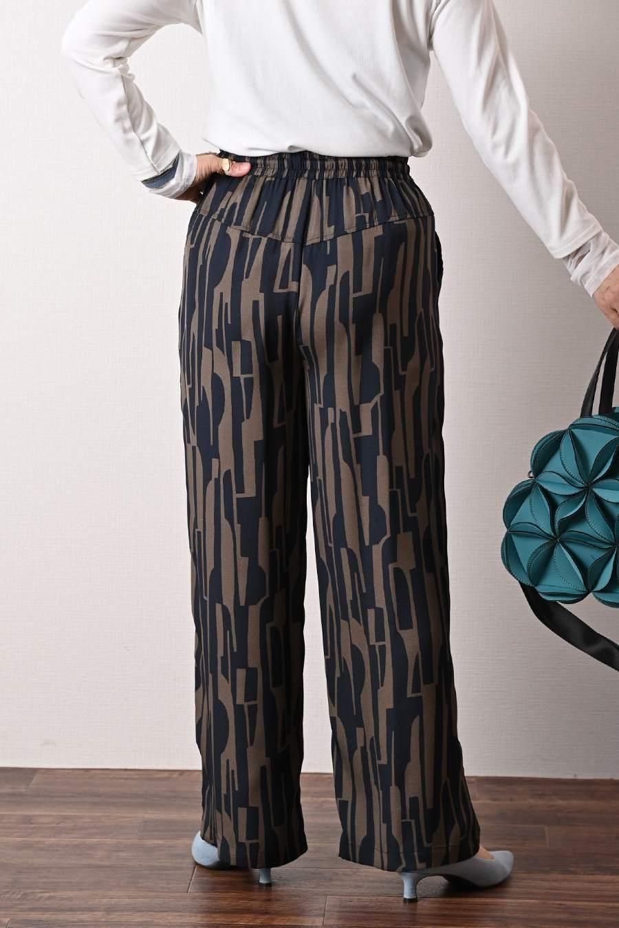 レース ブラウス＋サテン風ワイドパンツ2点セット　＜クーポンでメンバーPriceからMAX10%OFF＞