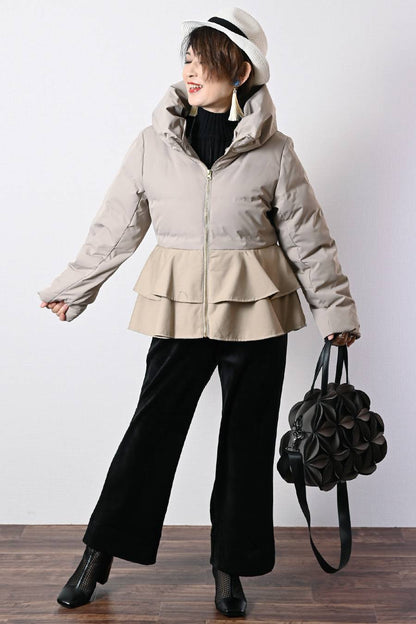 まさに大人女性の為のアウター！ペプラム切り替えダウンジャケット