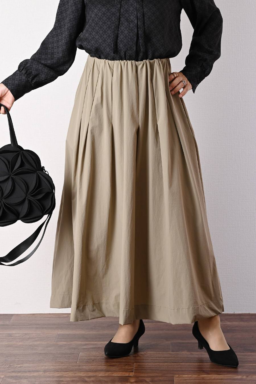 軽量タック＆ギャザー フレアスカート