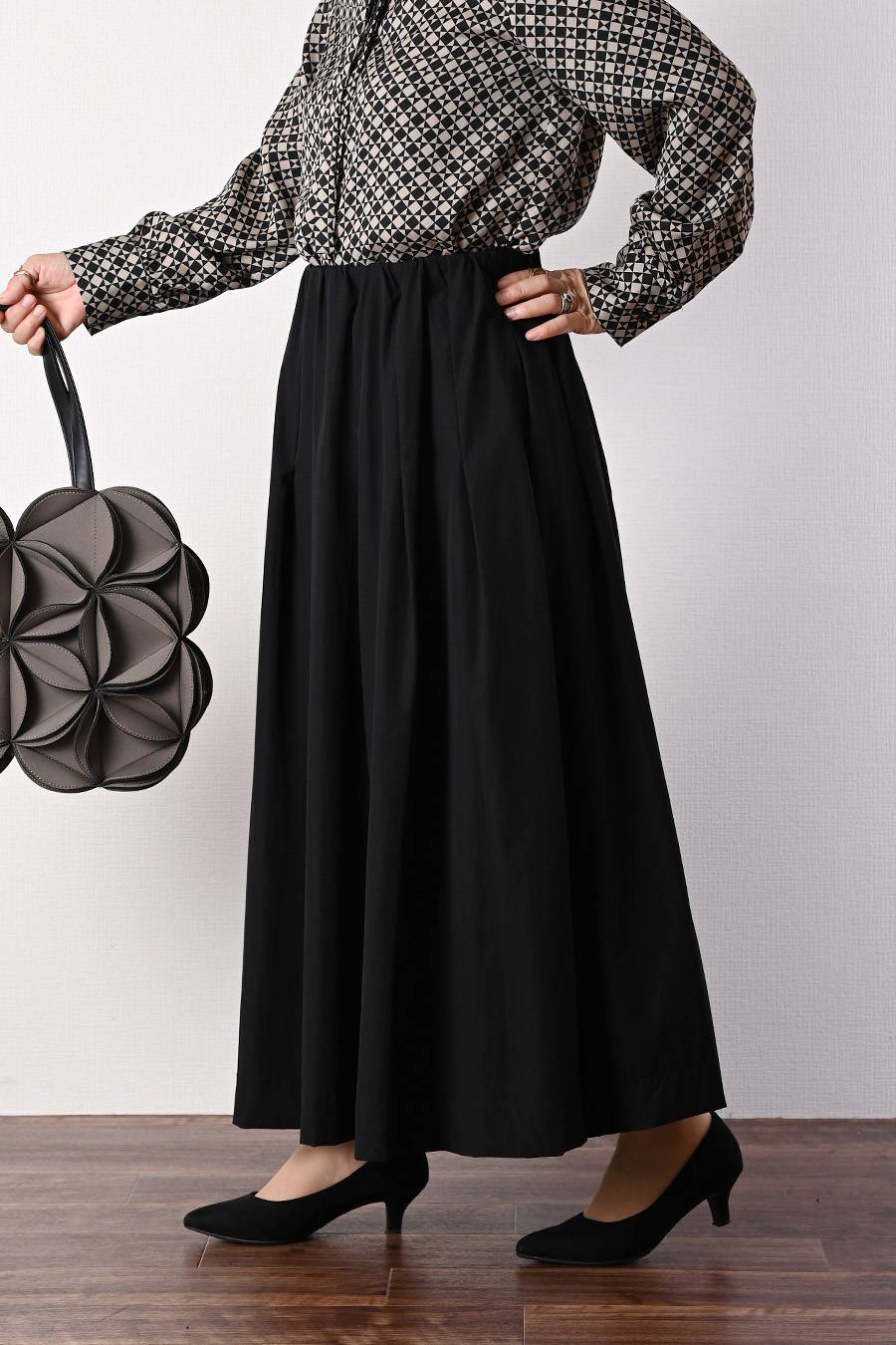 軽量タック＆ギャザー フレアスカート