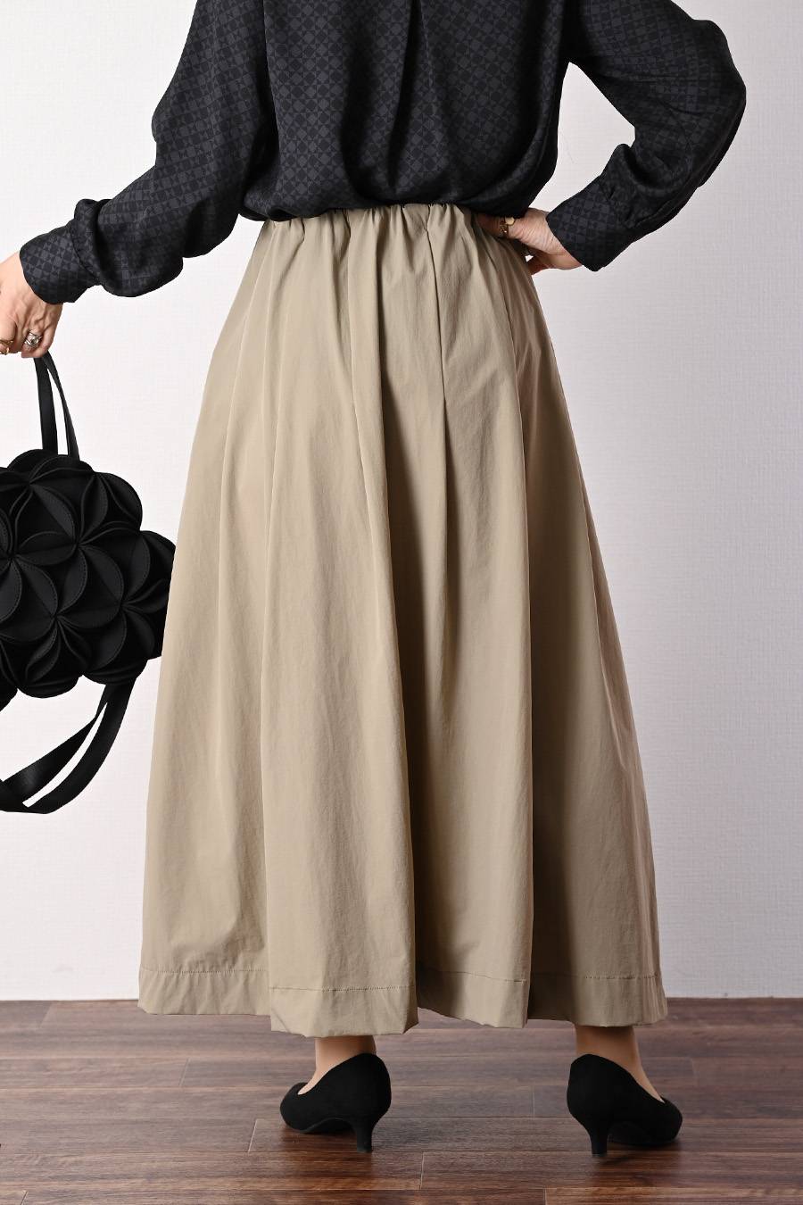 軽量タック＆ギャザー フレアスカート