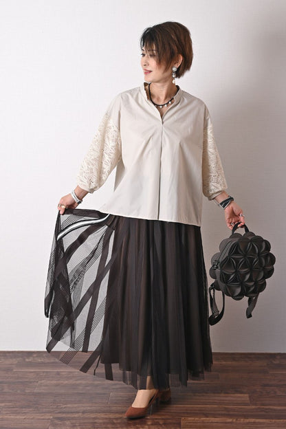 エンブロイダリーレーススリーブブラウス