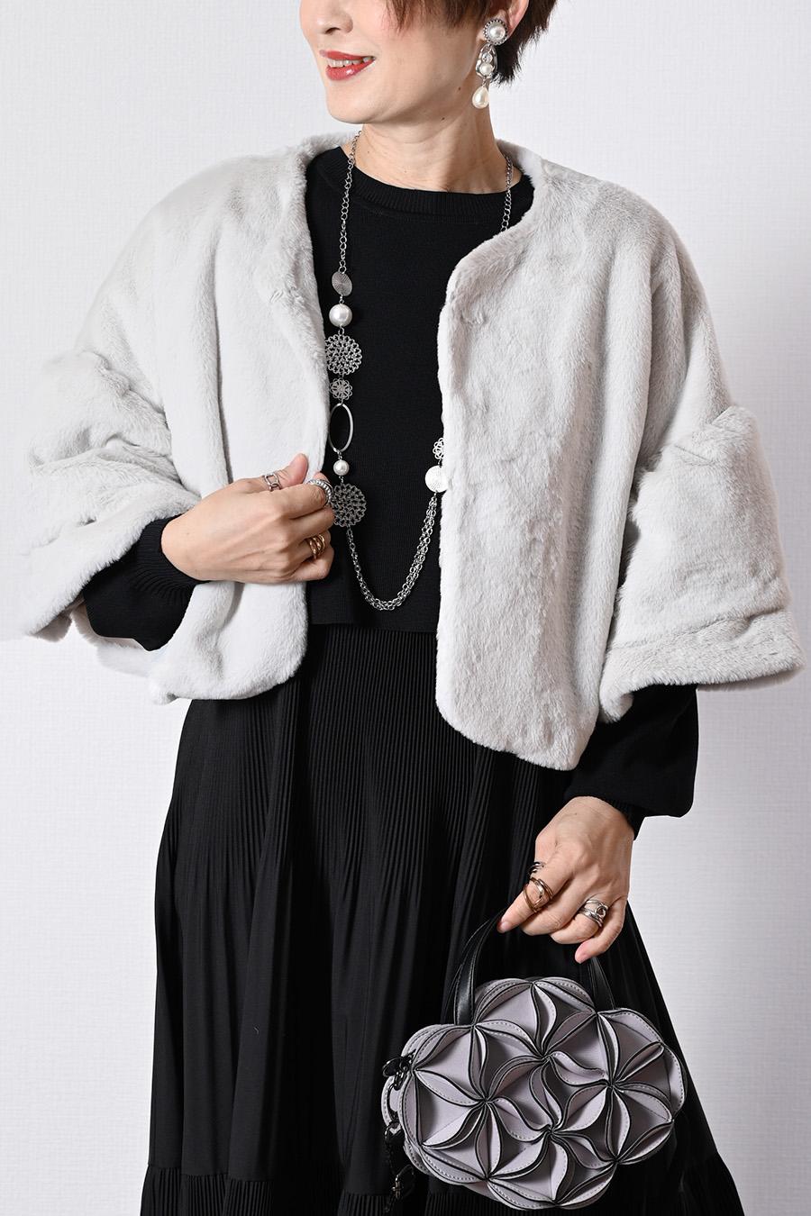 まるでミンクのうっとり風合い！エコファーフリル袖ボレロ丈ジャケット