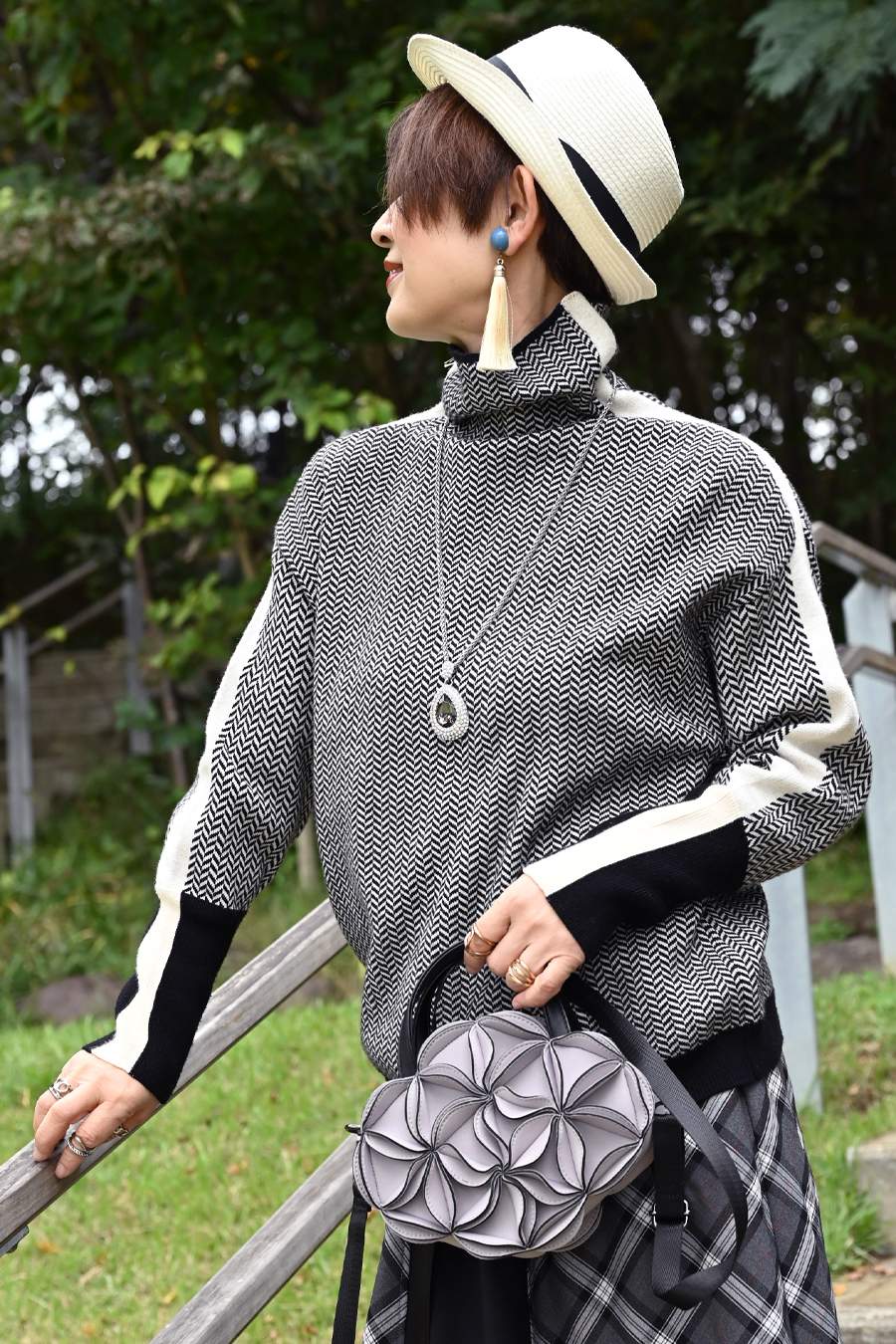 体型拾わない華やかニット！ヘリンボーン配色ニット
