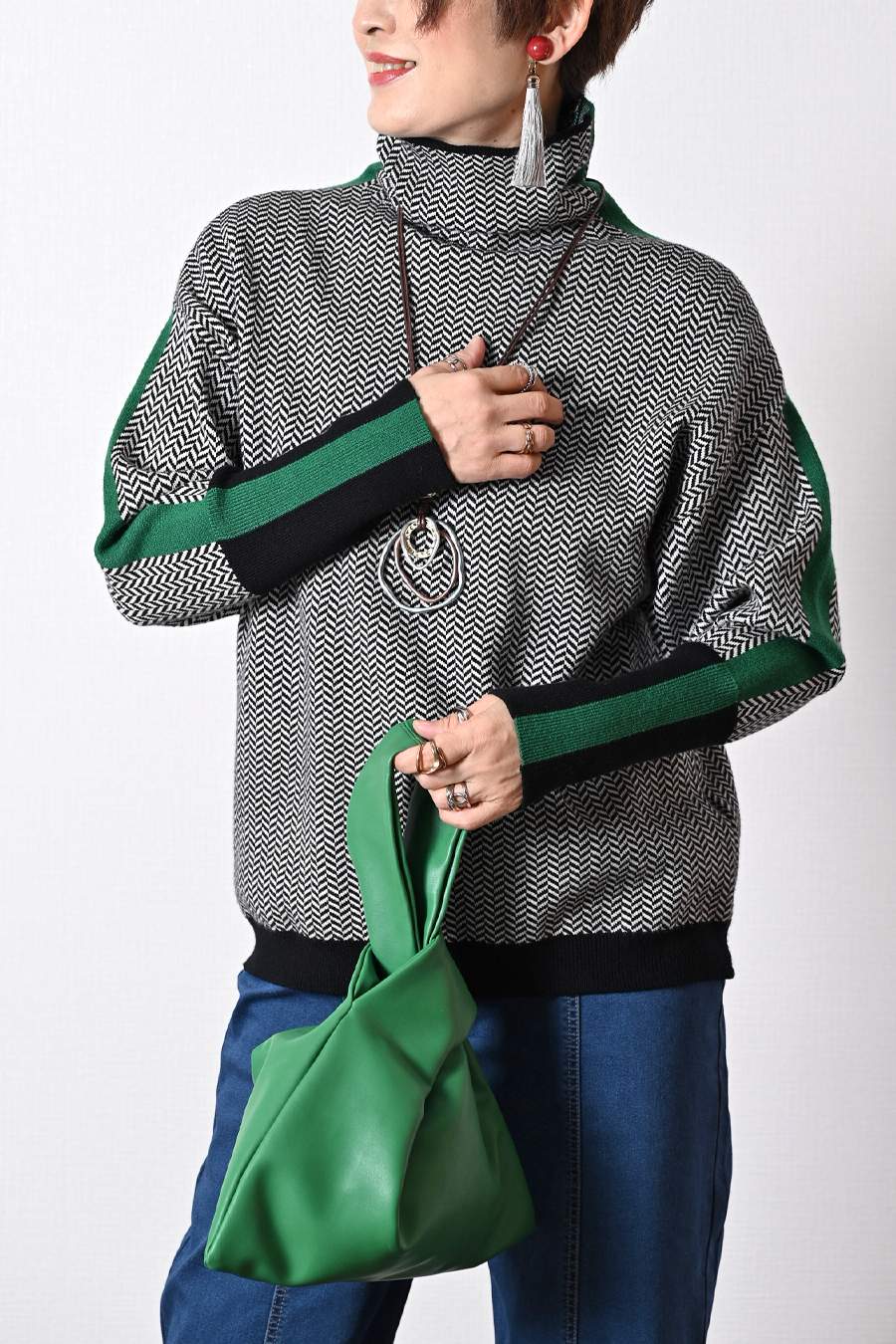 体型拾わない華やかニット！ヘリンボーン配色ニット