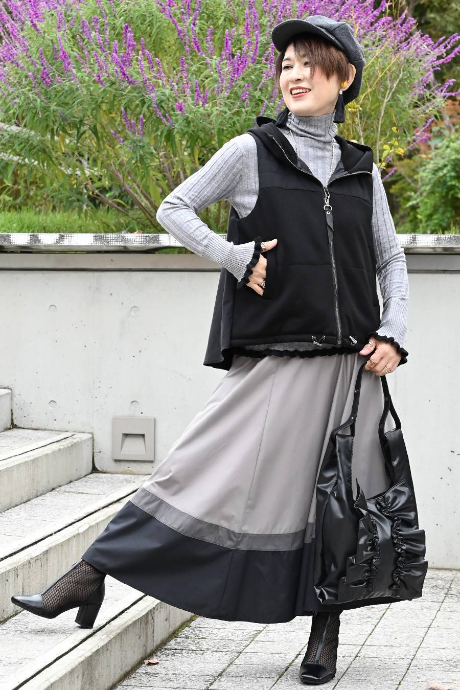 柔らかワイドリブ 裾フリル配色ニット