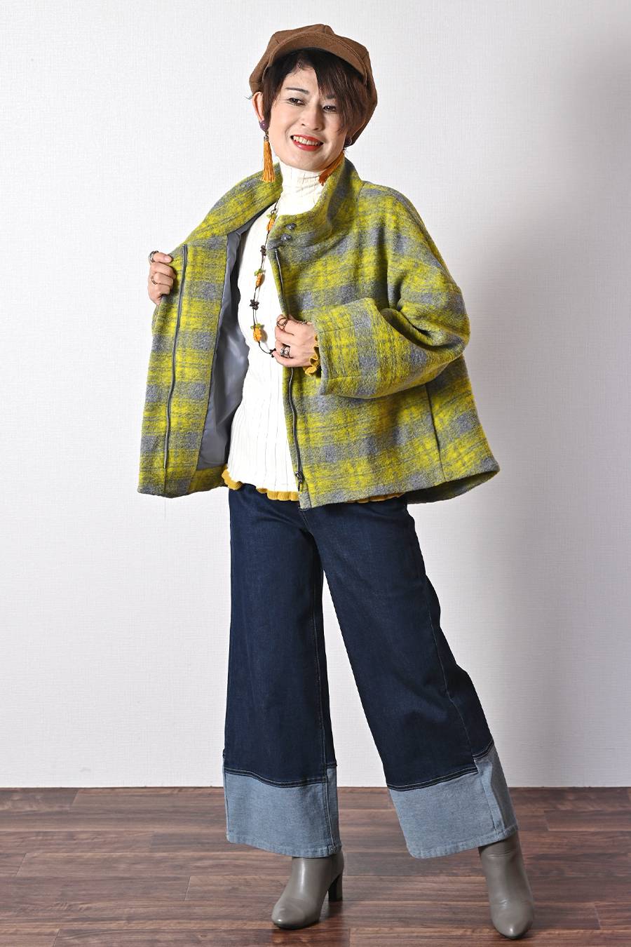 柔らかワイドリブ 裾フリル配色ニット