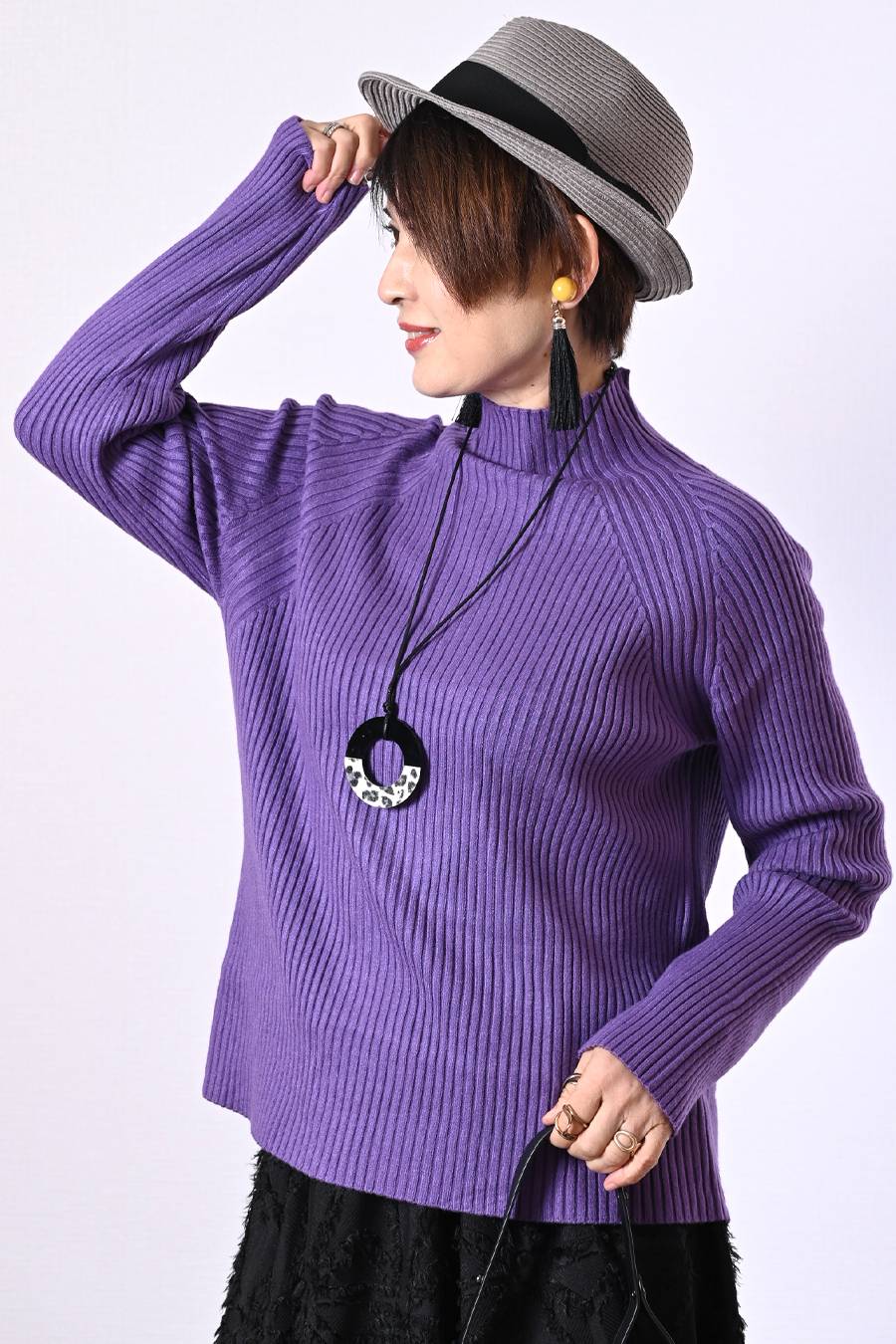 定番のメガヒットロングラン！バックスリットリブニット