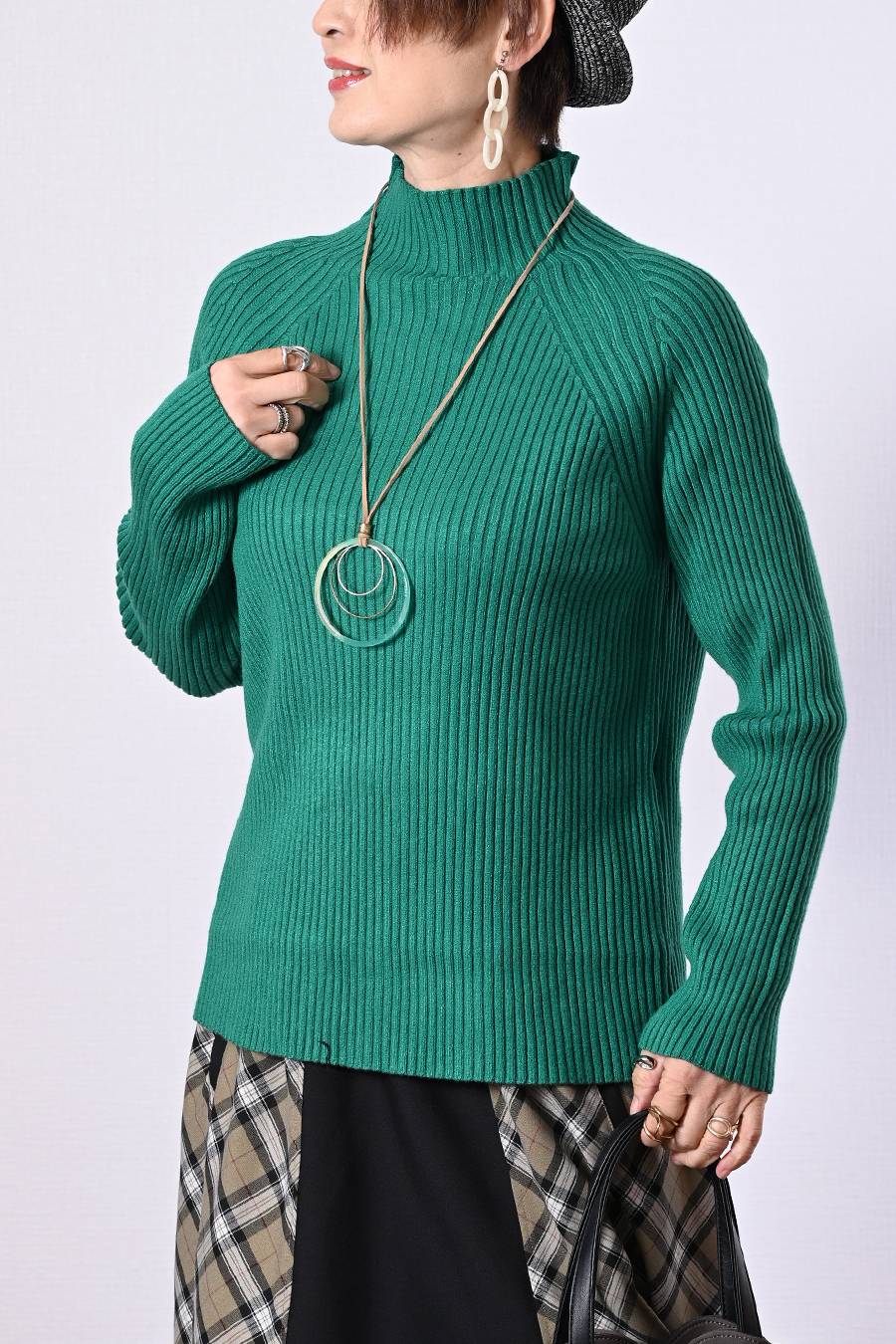 定番のメガヒットロングラン！バックスリットリブニット