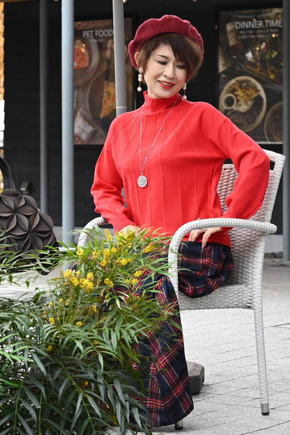 ハイネックタック柄ニット