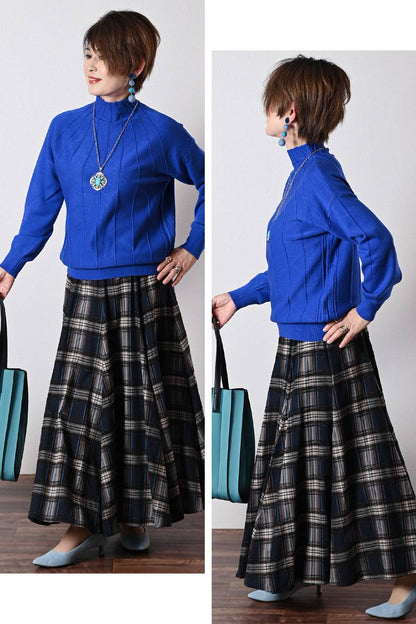 ハイネックタック柄ニット