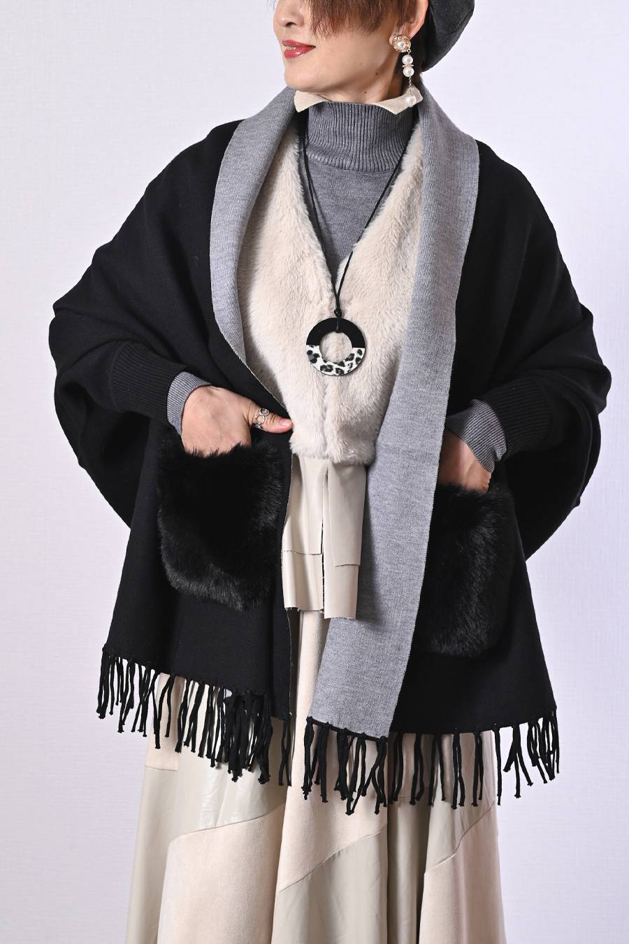 エコファー袖付きストールポンチョ