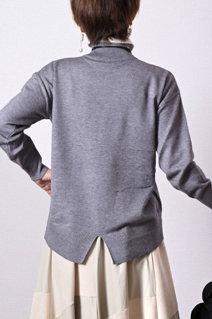 一枚で重ね着フェイク！バイカラー衿付き風ニット