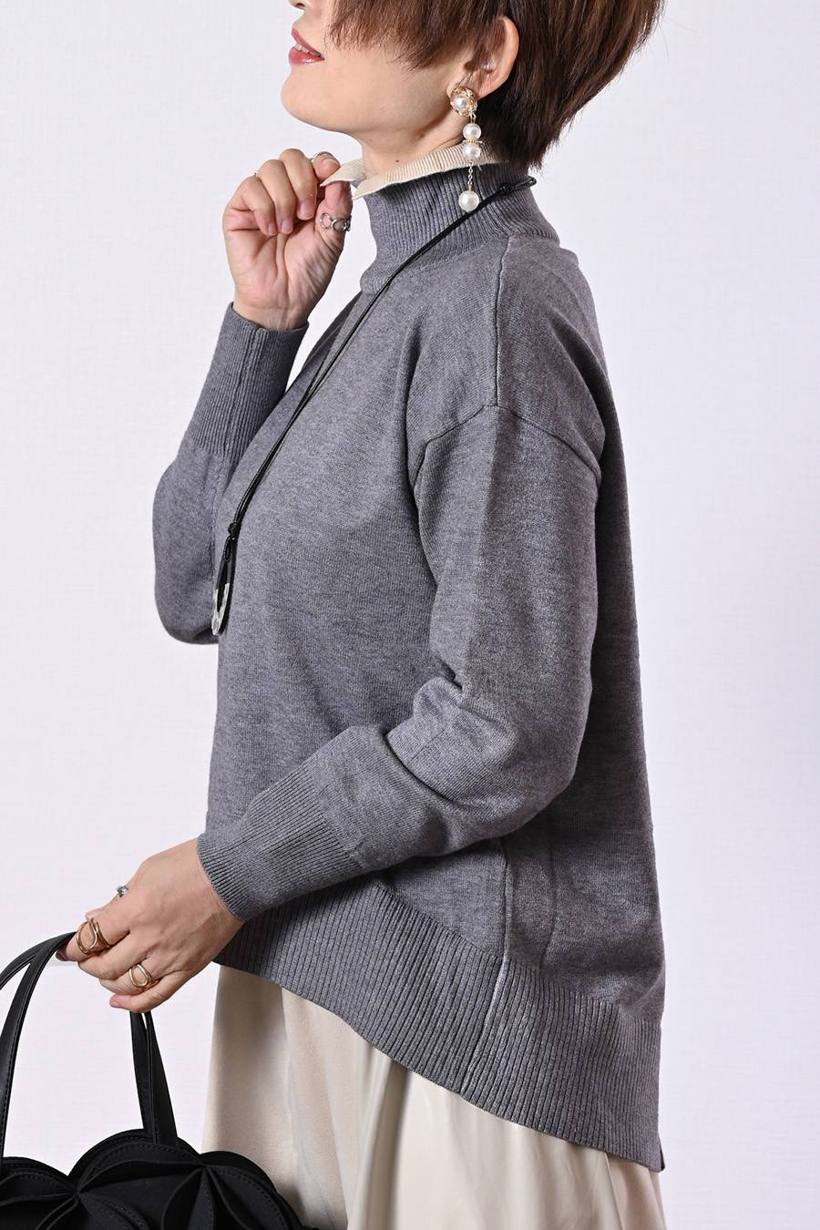 一枚で重ね着フェイク！バイカラー衿付き風ニット