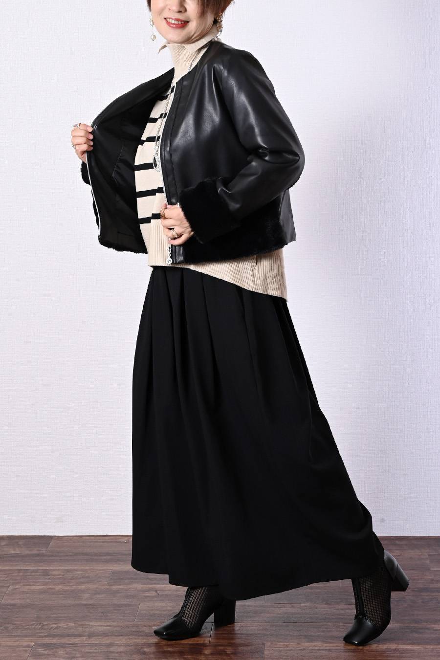 一枚で重ね着フェイク！バイカラー衿付き風ニット