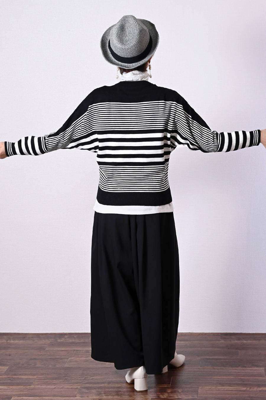 細見え脚長効果！ドルマンボーダーニット