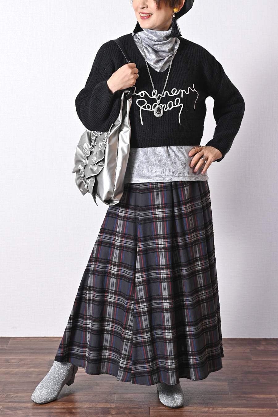 着こなしのスパイスに！ベリーショート丈ニット