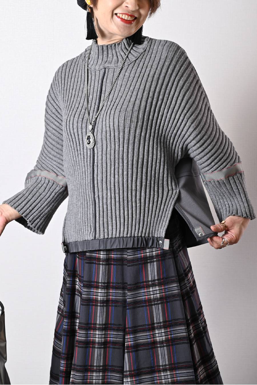 ニット×ポンチコンビ暖かプルオーバー