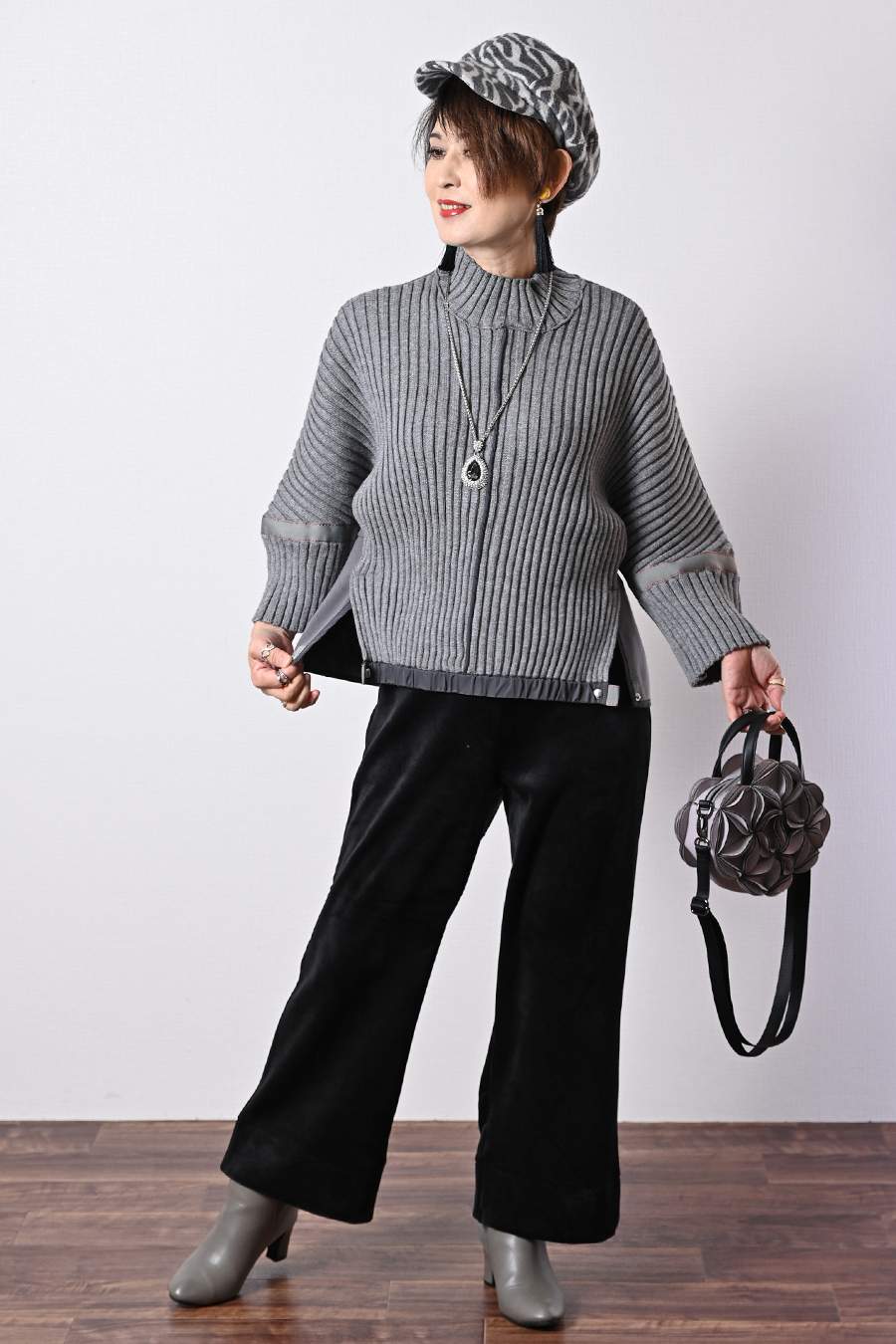 ニット×ポンチコンビプルオーバー＋ストレッチコーデュロイパンツ２点セットコーデ