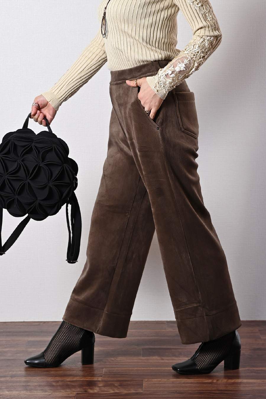 ニット×ポンチコンビプルオーバー＋ストレッチコーデュロイパンツ２点セットコーデ