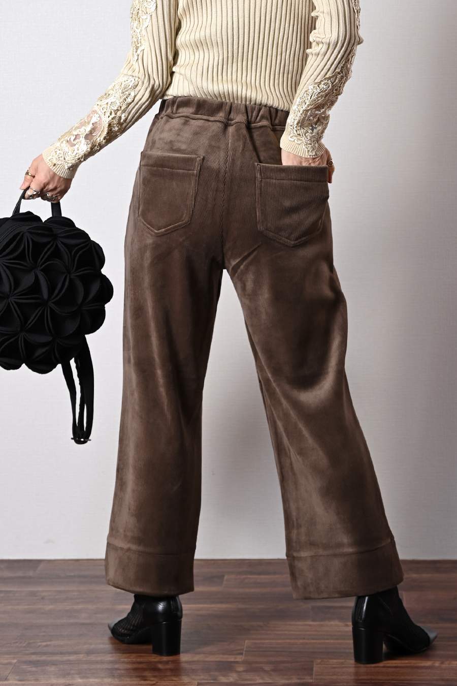 ニット×ポンチコンビプルオーバー＋ストレッチコーデュロイパンツ２点セットコーデ